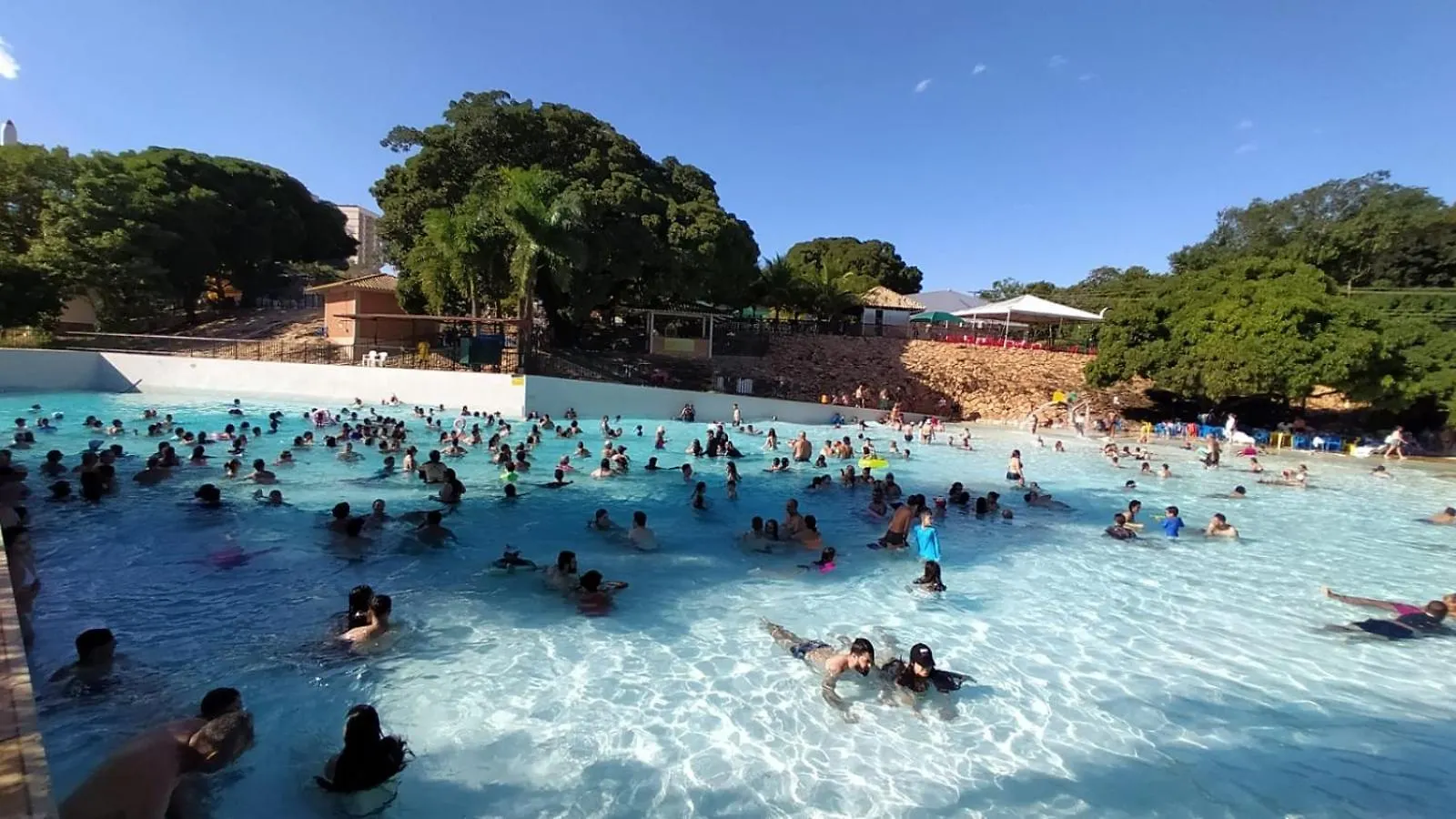 Appartement Diroma Exclusive Com Piscinas 24 Horas Todos Os Dias, Este Hotel Tem A Verdadeira Agua Medicinal Contra Dores No Corpo Artrite, Artrose, Osteoporose E Fibromialgia Fique Livre Do Estresse Com A Maior Sauna Para Hotel Caldas Novas